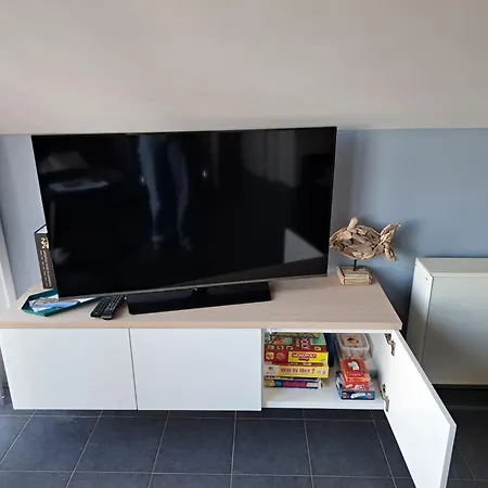 Apollo X With Seaview Apartment *