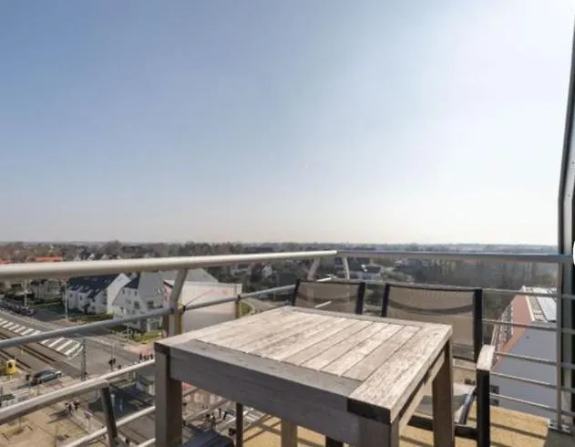 Apollo X With Seaview Apartment *